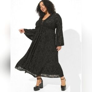 Torrid Black Burnout Velvet Lace Bell Sleeve Maxi Dress Size 2